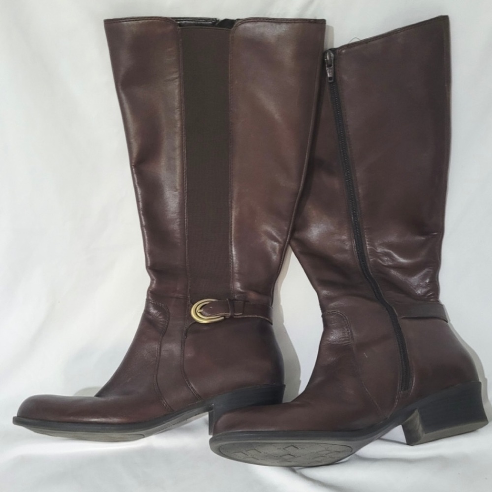 Naturalizer tall leather/fabric boots. 17" calf with panels that expand.side zip